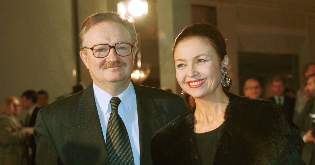 Gwiazdor, który wyglądał jak kloszard. Damian Damięcki i niezwykła opowieść o uczuciu, które wywalczył