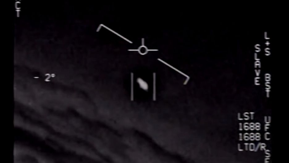 UFO nagrane przez pilotów US Navy. Te materiały były jedną z przyczyn wydania instrukcji przez japoński rząd