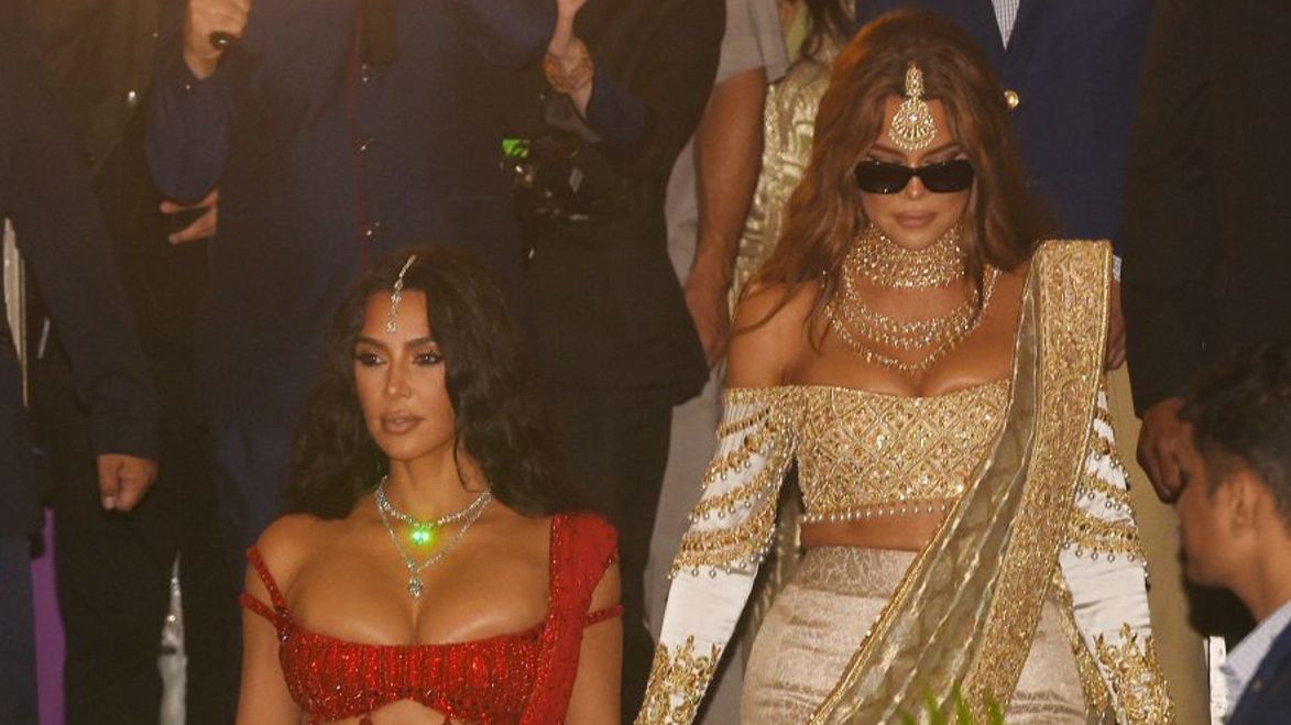 Siostry Kardashian uczestniczyły w ślubie młodego Ambaniego