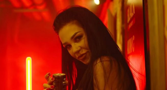 Edzia, Tede, DJ Adamus i Mavooi reklamują Black Energy Drink