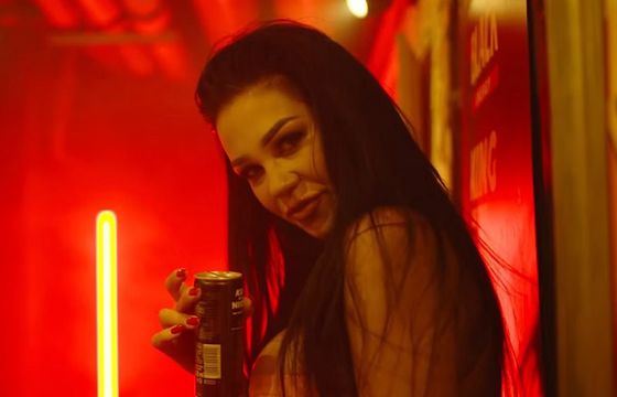 Edzia, Tede, DJ Adamus i Mavooi reklamują Black Energy Drink