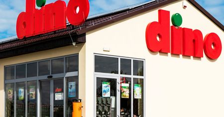Kasjer z Dino pokazał swoją wypłatę. "Ciężka praca popłaca". W komentarzach burza