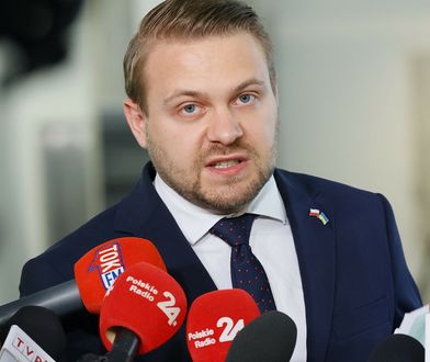 Wybuch śmiechu w TVN24. Zdradził, gdzie kupił podręcznik do HiT