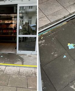 Ktoś oblał wejście do biura PO. Sprawę bada policja