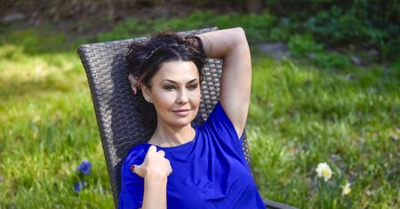Anna Popek w basenie. Tak korzysta z wakacji