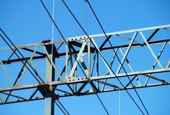 Dramat w Tychach. 16-latek rażony prądem. Wszedł na dach