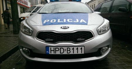 Lubartów: Ukradli radio i głośniki z samochodu. Wpadli kilka minut po włamaniu