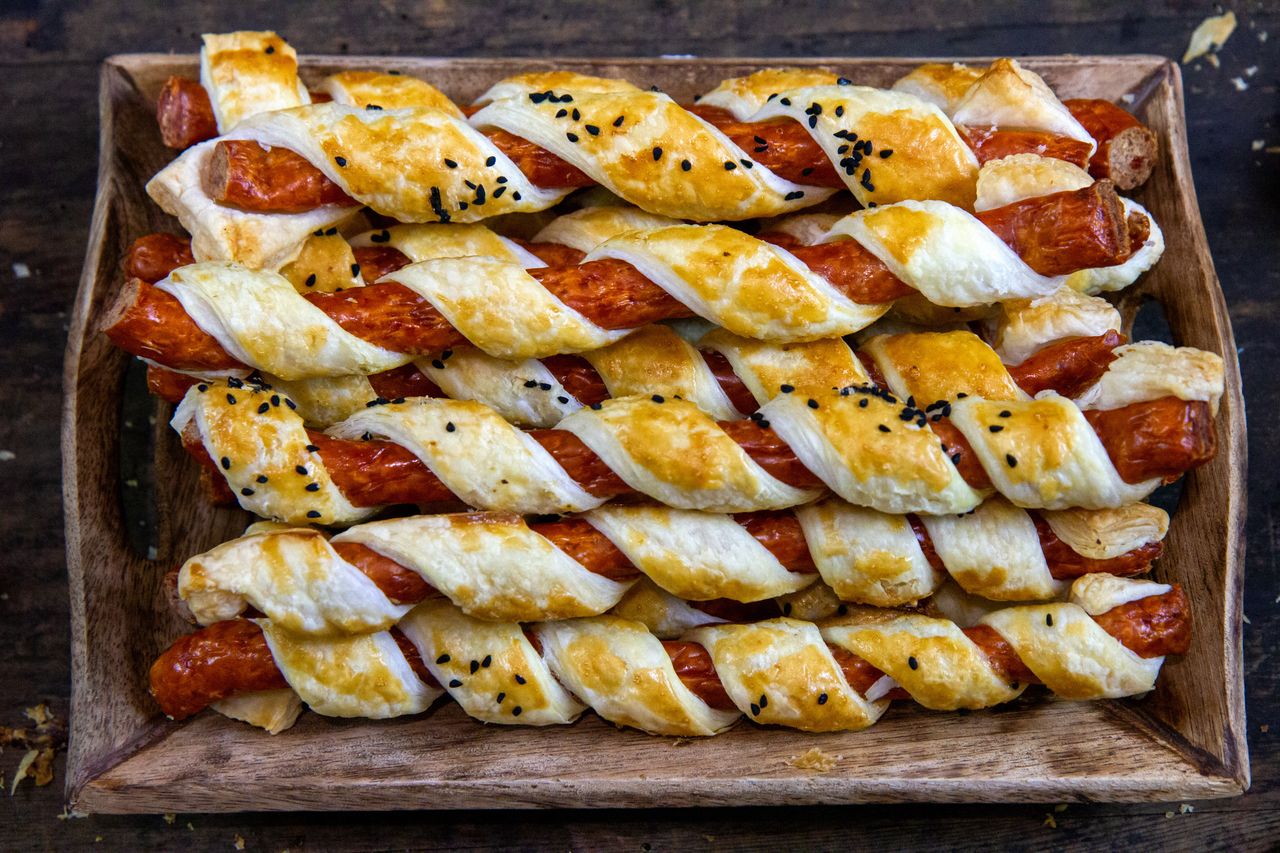 Puff pastry cabanossi: The ultimate party snack sensation