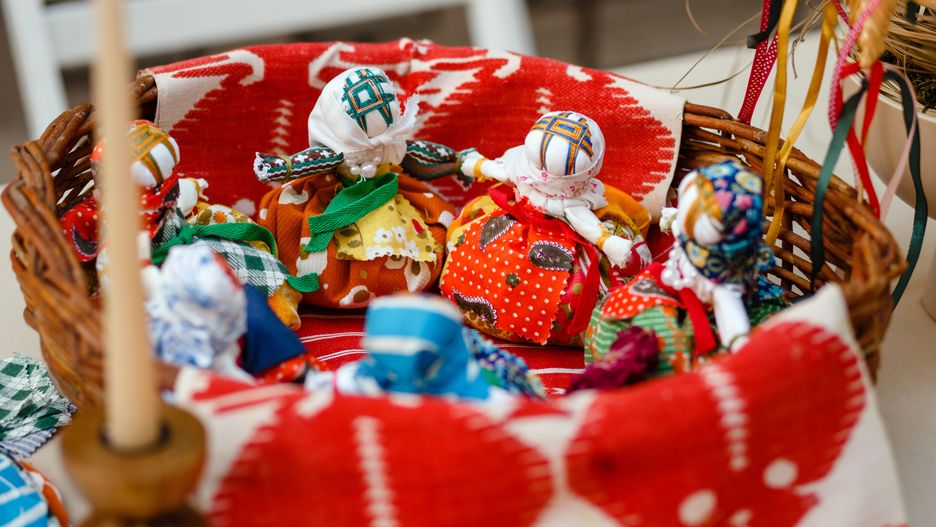 food, decoration, christmas, flower, basket, spa, table, cake, market, dessert, beauty, wood, sweet, brown, wooden, bath, breakfast, cookie, handmade, chocolate, bread, design, holiday, toy, shop, color, colorful, child, culture, doll, china, fun, traditional, art, carousel, travel, street, tree, istanbul, gift, winter, asia, souvenir