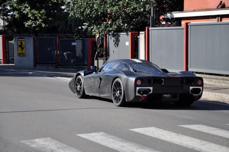 Ferrari F70 - zdjęcie szpiegowskie (źródło: Greg23 z forum FerrariChat)