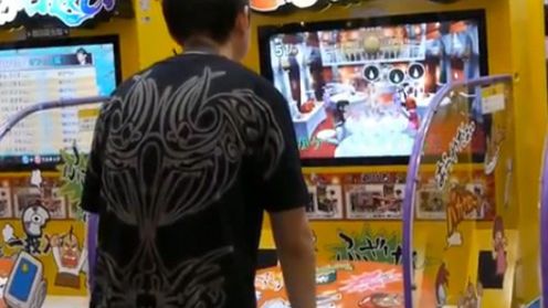 Japoński symulator przewracania stołu (wideo) 1