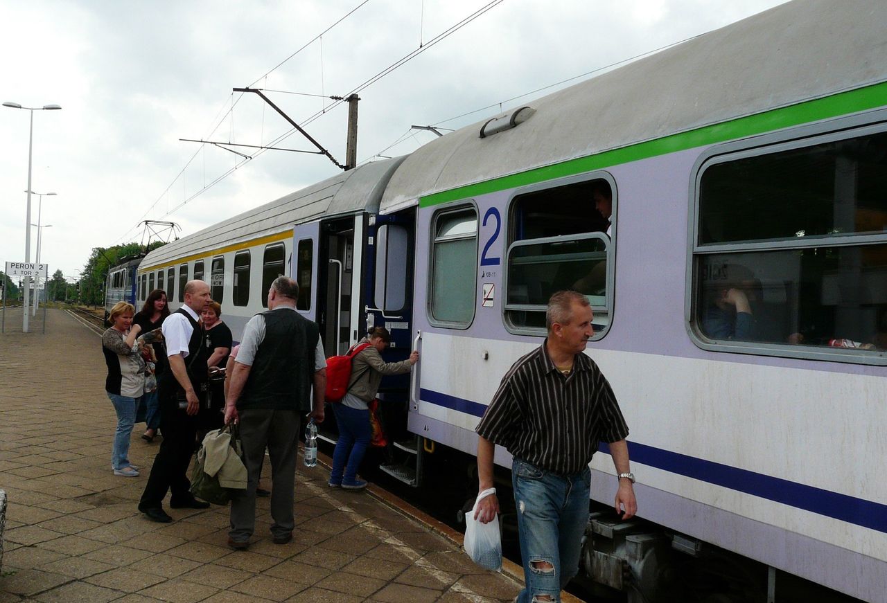 Pociąg „Flisak” zatrzymuje się w Chełmży, a Lipno omija. Mamy stanowisko PKP Intercity