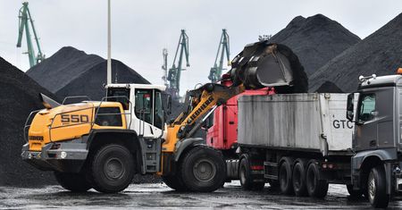 Odpad kopalniany zamiast węgla. Taki surowiec dociera do Polski z importu