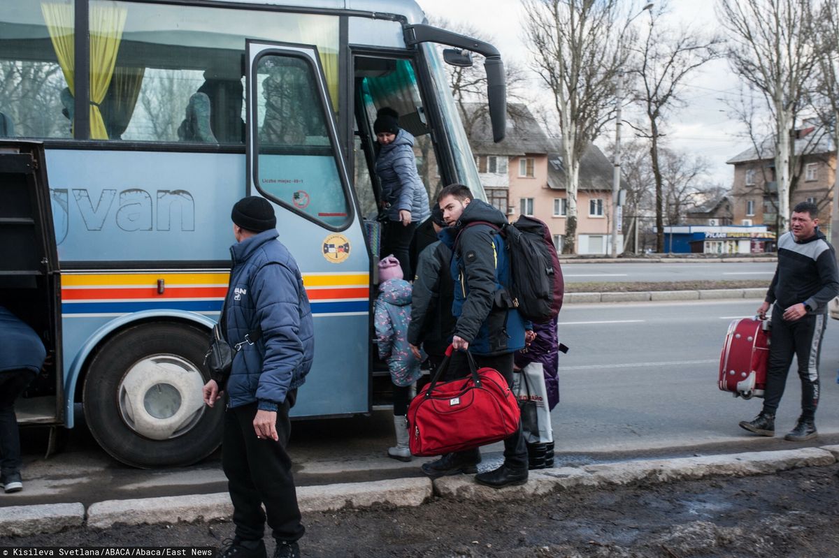 Ewakuacja rosyjskojęzycznych cywili z kontrolowanego przez separatystów Doniecka do Rostowa w Rosji