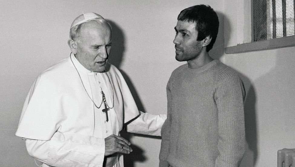 Twierdził, że zamach był częścią "boskiego planu". Historia Alego Ağcy