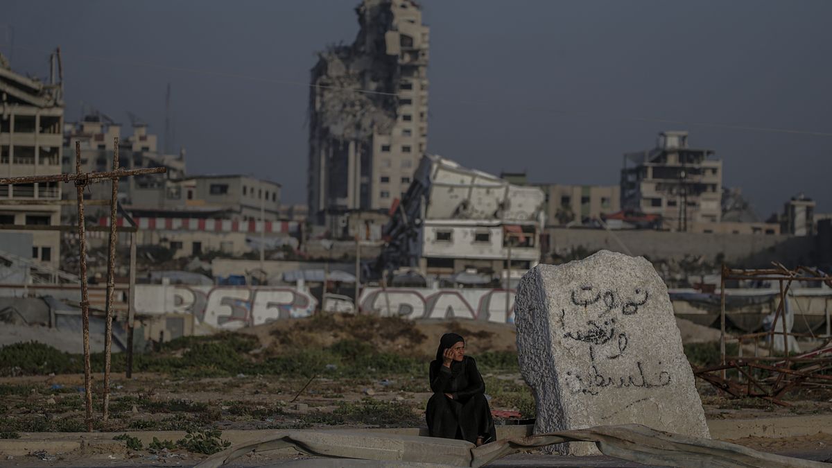 Internally displaced Palestinians
epa12092684 An internally displaced Palestinian woman sits next destroyed nuildings in Gaza City on, 11 May 2025. More than 51,000 Palestinians have been killed in the Gaza Strip, according to the Palestinian Ministry of Health, since Israel launched a military campaign in the strip in response to a cross-border attack led by the Palestinian militant group Hamas on 07 October 2023, in which about 1,200 Israelis were killed and more than 250 taken hostage.  EPA/MOHAMMED SABER 
Dostawca: PAP/EPA.
MOHAMMED SABER
Gaza