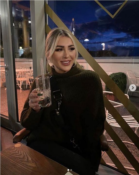 Tiktokerka wspomina dramat podczas lotu samolotem po zabiegach