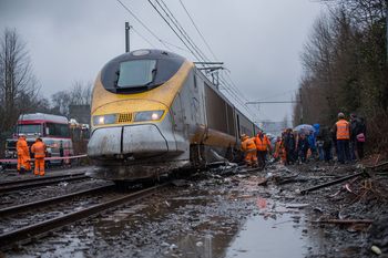 Tragedia w Belgii. Pociąg zmiażdżył szkolny minibus. Zginęły cztery osoby, w tym dwoje dzieci