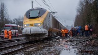 Tragedia w Belgii. Pociąg zmiażdżył szkolny minibus. Zginęły cztery osoby, w tym dwoje dzieci