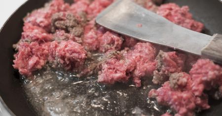 Cios dla trzustki. Mocno ją obciążają i wywołują szereg dolegliwości