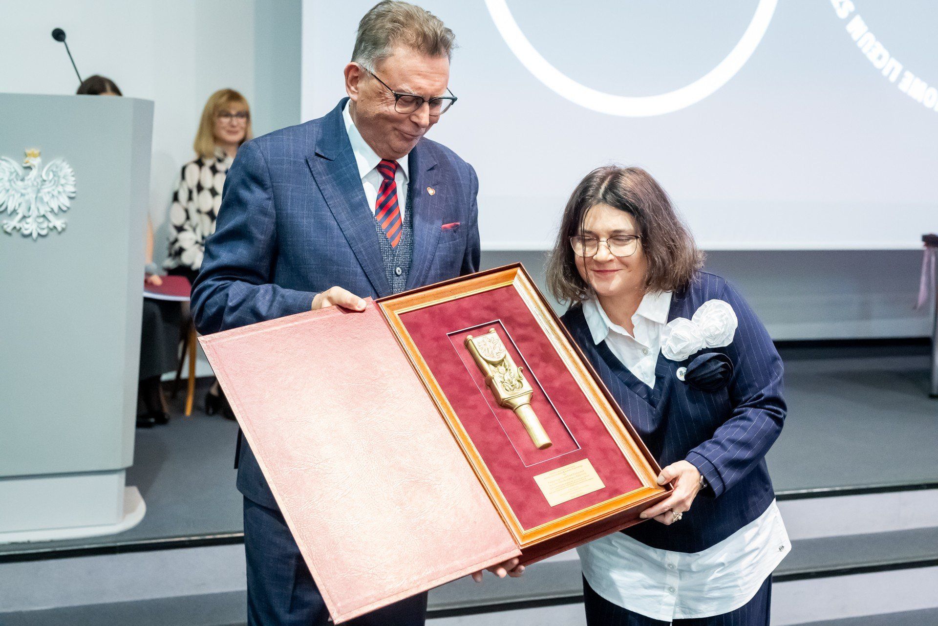 Przed południem w sali konferencyjnej Kujawsko-Pomorskiego Urzędu Wojewódzkiego odbyła się gala jubileuszowa. Uczestniczyło w niej wielu zaproszonych gości.
