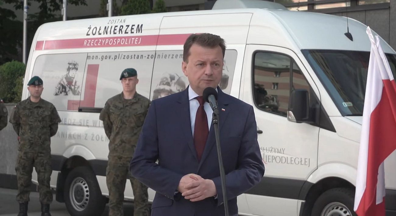 Wracają ćwiczenia wojskowe. Szef MON: "W ostatnich dniach zgłosiło się 880 osób"
