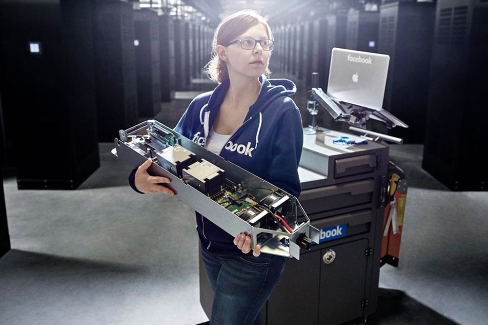 Zuckerberg odkrywa tajemnice Facebooka – tak wygląda jedno z kluczowych miejsc koncernu 12
