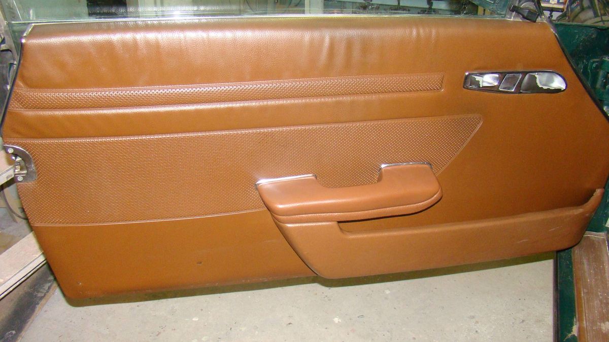 Mercedes 450 SL (R107) - rozbrajanie drzwi 1