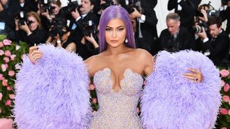 Kylie Jenner przekazała MILION DOLARÓW na walkę z pandemią koronawirusa: "Ocali wiele bezcennych żyć"