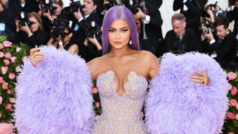 Kylie Jenner przekazała MILION DOLARÓW na walkę z pandemią koronawirusa: "Ocali wiele bezcennych żyć"