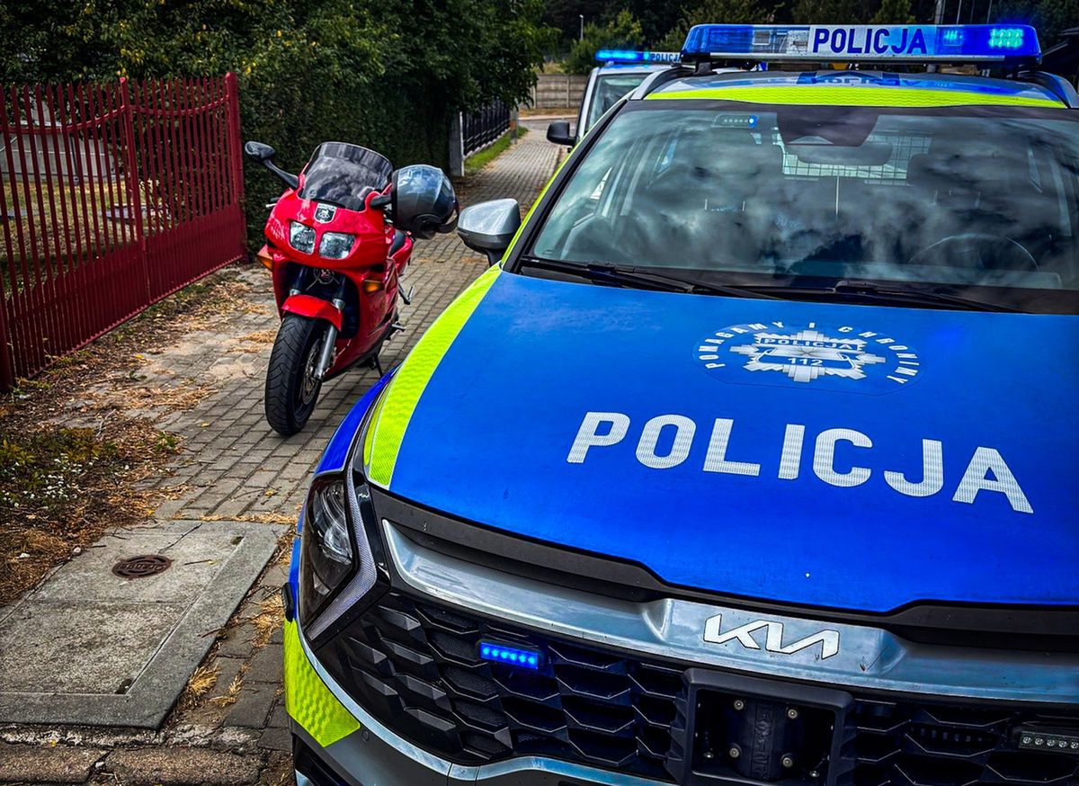 Prawie zderzył się z radiowozem. Motocyklista miał wiele na sumieniu