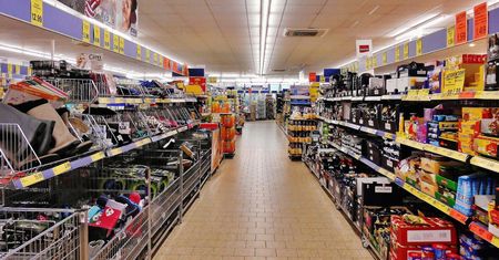 Tam zrobisz zakupy 1 listopada. Lista miejsc otwartych we Wszystkich Świętych