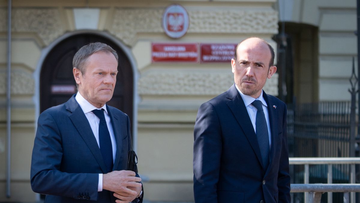 Donald Tusk, Borys Budka (PO) after the government's meeting with opposition politicians, at the Chancellery in Warsaw, Poland, on March 21, 2022 (Photo by Mateusz Wlodarczyk/NurPhoto via Getty Images)