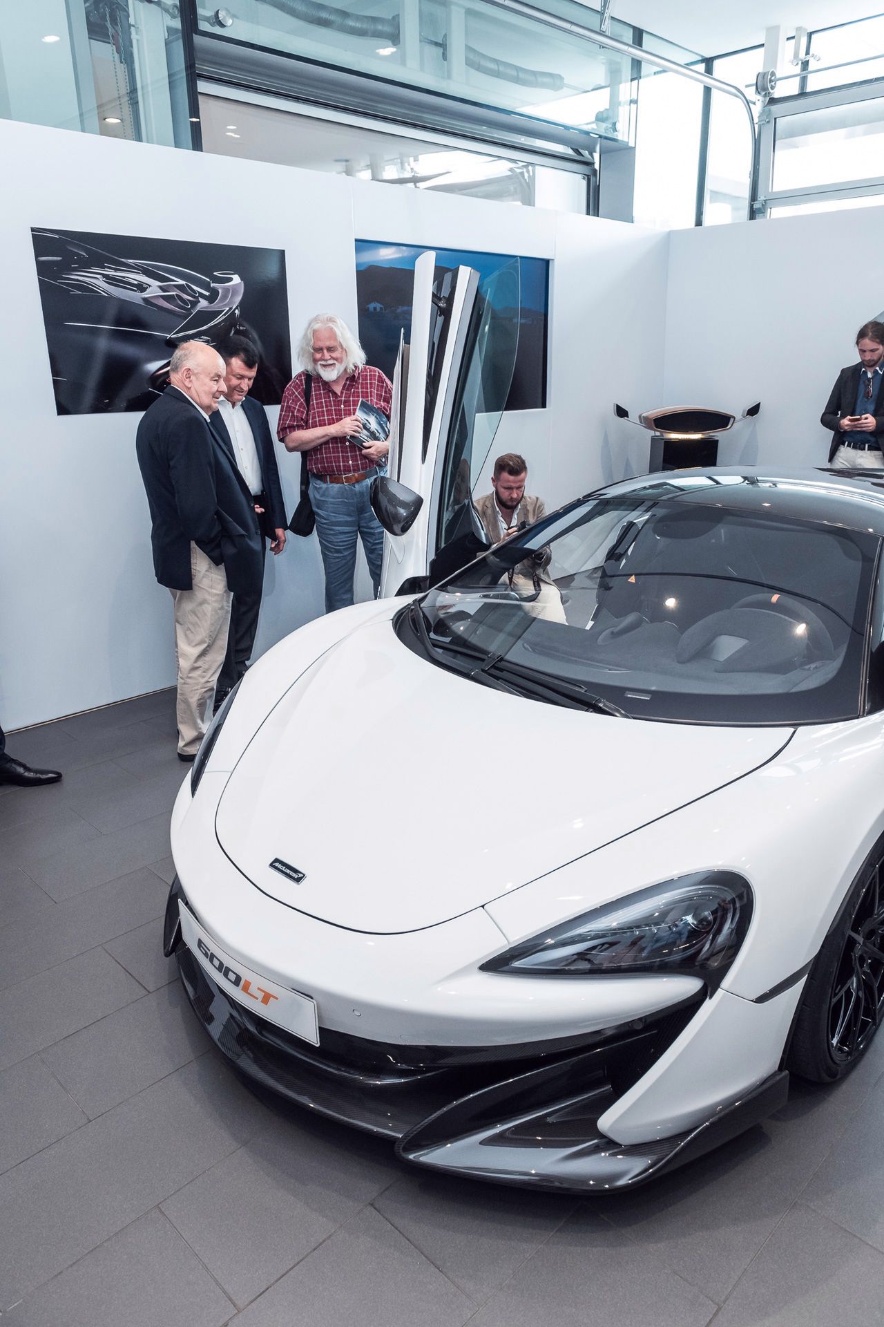 McLaren 600LT w salonie McLaren Warszawa (fot. Konrad Skura)