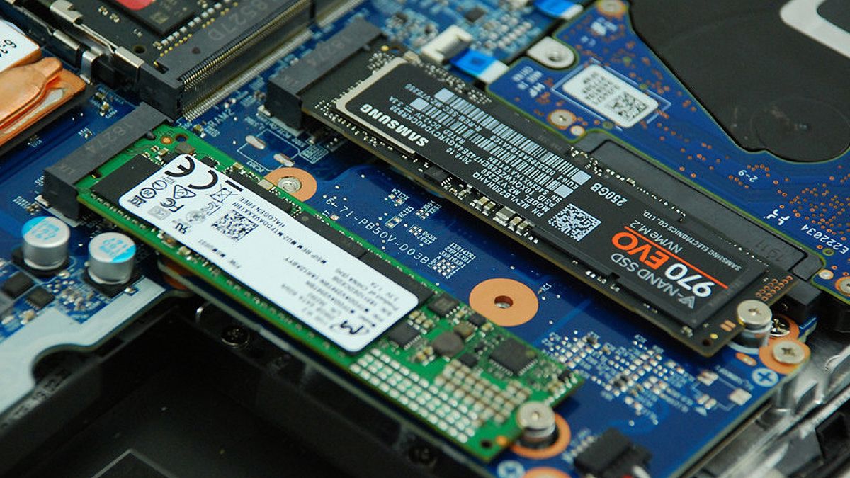 Dwa sloty M.2 i jeden 2,5" SATA na SSD dają duże pole do popisu (fot. Eurocom Technology)