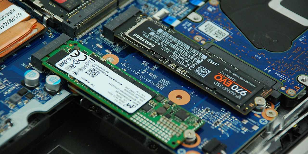 16 TB SSD w laptopie, czyli sposób na małą serwerownię pod pachą - Dwa sloty M.2 i jeden 2,5" SATA na SSD dają duże pole do popisu (fot. Eurocom Technology)