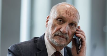Katastrofa smoleńska. Antoni Macierewicz o przyczynach i "przesądzającym dowodzie"