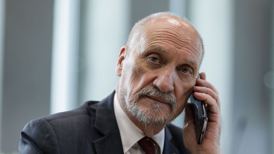 Katastrofa smoleńska. Antoni Macierewicz mówi o "przesądzającym dowodzie"