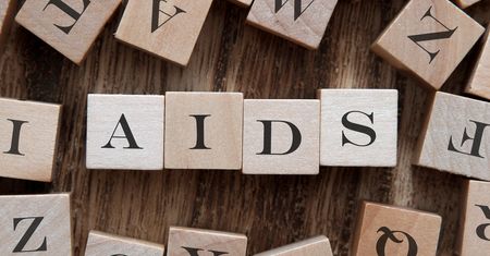 AIDS - objawy, przebieg, drogi zakażenia