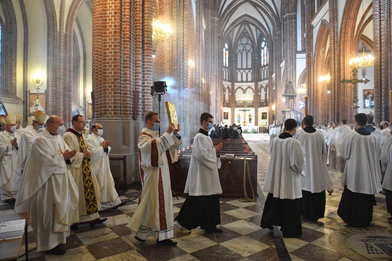 Kościół w czasach pandemii. Boże Narodzenie w "reżimie sanitarnym"