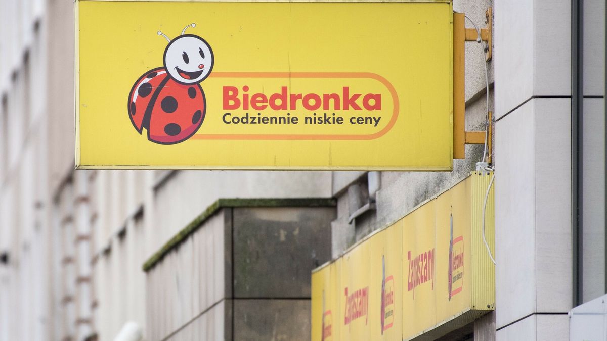 Biedronka zw ramach promocji rozdaje darmowe piwa 