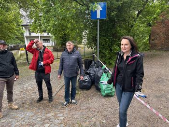 Akcja SprzątaMY Sandomierz. W terenie pojawiło się mnóstwo osób. Zobacz zdjęcia