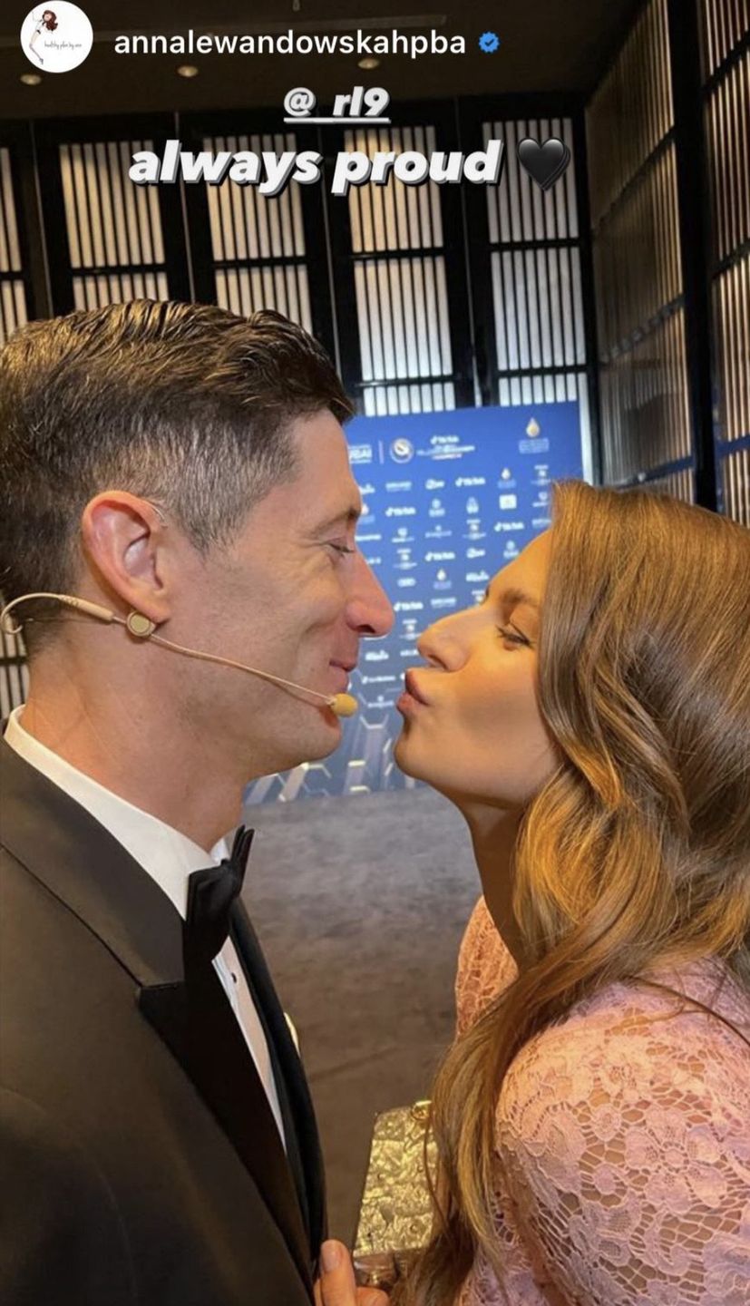 Anna Lewandowska i jej sukienka ZA KROCIE wspierają Roberta Lewandowskiego na gali w Dubaju