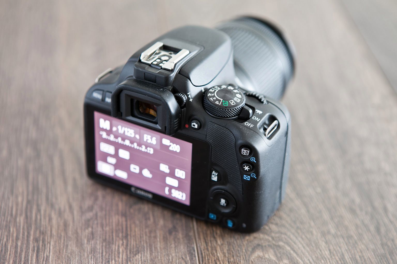 Canon EOS 100D - solidnie, ale bez fajerwerków 29