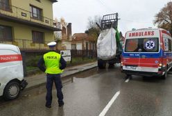 Kobiele Wielkie. Groźny wypadek. Mężczyznę przygniotła ładowarka