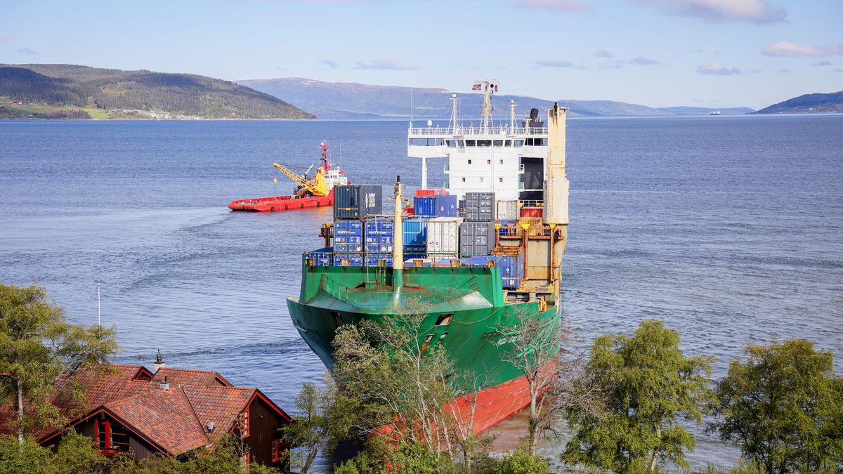 Statek wbił się w fiord w pobliżu domu