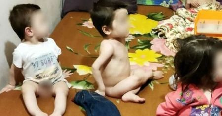 Małe dzieci żyły w strasznych warunkach. Były niedożywione i chore