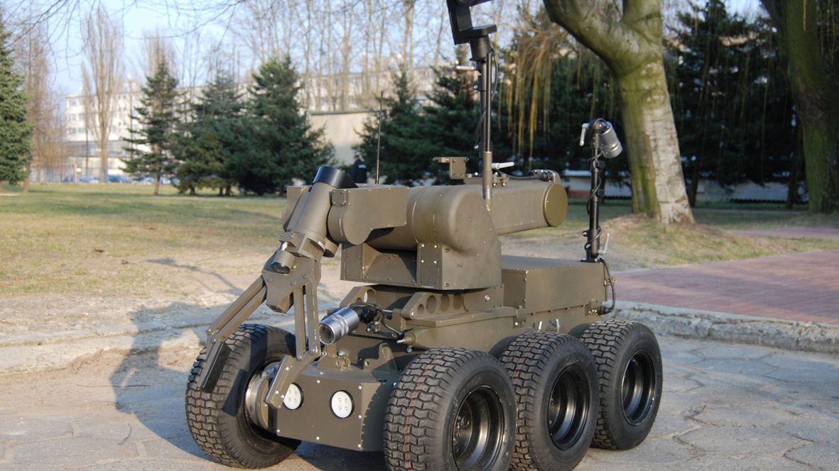 Dlaczego ciężko usunąć bombę w PKP? Wywiad z twórcą polskich robotów antyterrorystycznych i bojowych 1