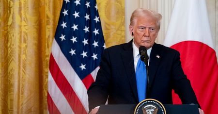 Dostęp do informacji niejawnych. Kolejne osoby pozbawione przez Trumpa