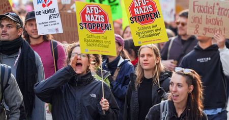 Zjazd AfD w Erfurcie. Zjechały tysiące protestantów. Może być gorąco